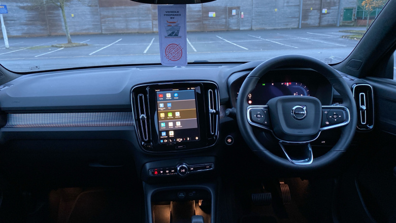 Volvo XC40 2.0 B3P Plus Dark 5dr Auto Petrol Estate